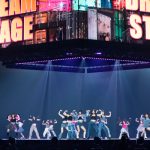 【写真特集】LE SSERAFIM、ヘルシーなくびれラインで釘付けのデニム衣装でパフォーマンス！＜KCON JAPAN 2023＞