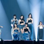 【写真特集】LE SSERAFIM、ヘルシーなくびれラインで釘付けのデニム衣装でパフォーマンス！＜KCON JAPAN 2023＞