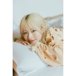 美月、初グラビアで新しい一面を魅せる