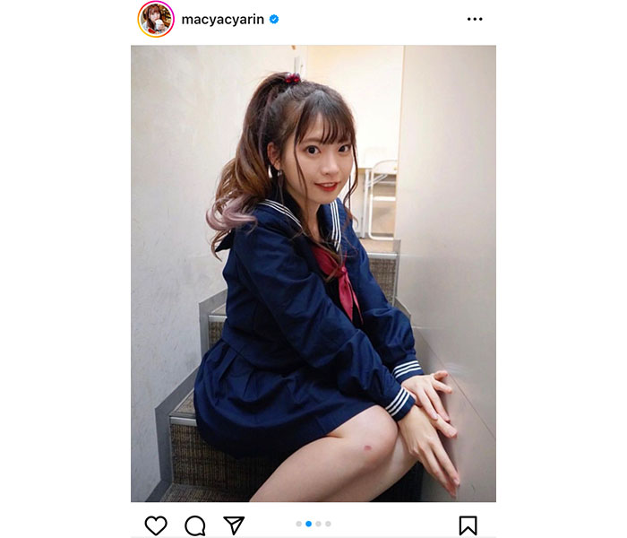 AKB48・馬嘉伶、ポニーテール揺らす制服姿で美脚披露