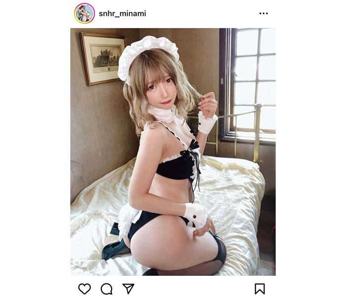 篠原みなみ、メイドビキニで振り向く桃尻で誘惑！