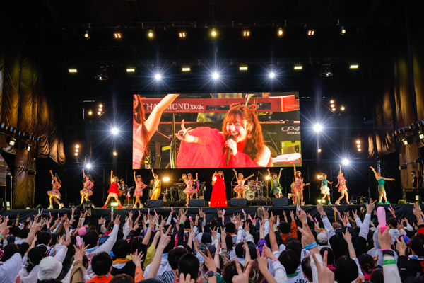 アンジュルム、モーニング娘。'23、鈴木愛理がSKY STAGEに出演！開催初日を盛り上げる＜JAPAN JAM 2023＞