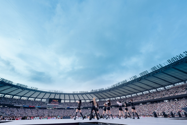 TWICEのワールドツアー日本公演が味の素スタジアムで閉幕！12月にドーム公演追加発表