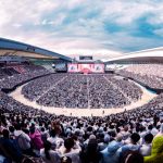 TWICE、セクシーな美脚見せ衣装で5度目のワールドツアー日本公演を大阪からスタート！