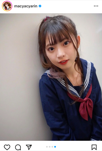 AKB48・馬嘉伶、ポニーテール揺らす制服姿で美脚披露