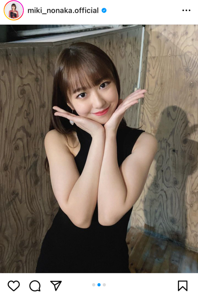 モー娘。野中美希、ノースリ肩出しのタイトワンピースをセクシーに着こなし！