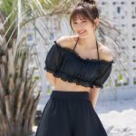 黒嵜菜々子（Peel the Apple）、黒ビキニを着こなしヘルシーボディ全開披露！