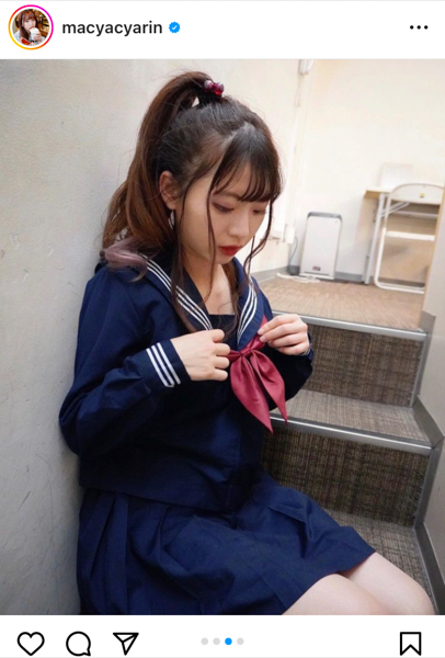 AKB48・馬嘉伶、ポニーテール揺らす制服姿で美脚披露