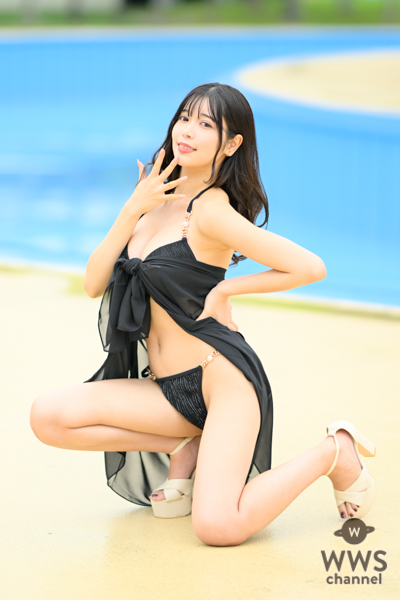 【写真特集】レースクイーン・七瀬なな、パレオの下が気になる大人セクシービキニで釘付け！＜近代麻雀水着祭2023＞