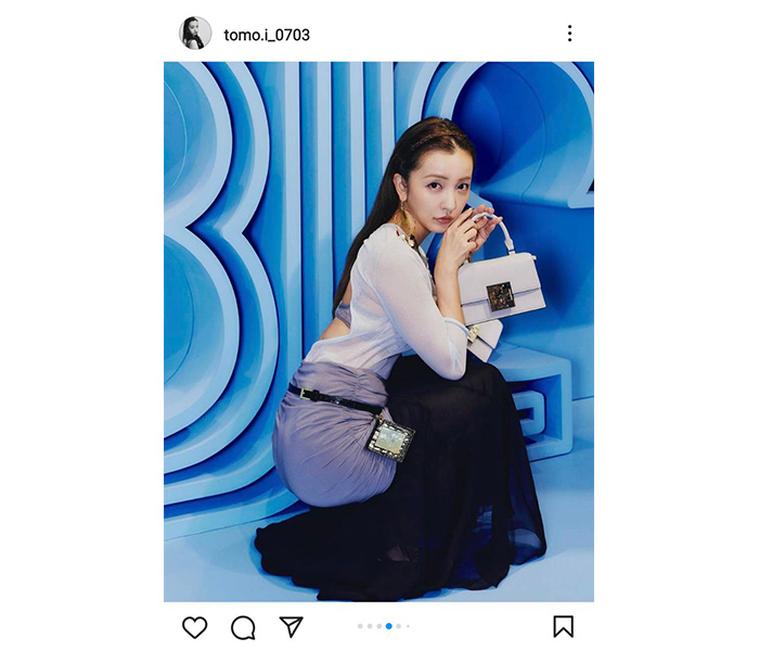 板野友美、有名ブランド『Tory Burch』のポップアップストアに登場！「人魚みたいでステキ！」「全ておしゃれ」とファン歓喜