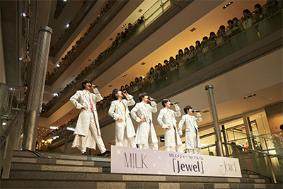 M!LK、表参道ヒルズ 特設ステージでスペシャルライブを開催！メジャー1stアルバム『Jewel』のリリース記念