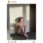 NMB48・安部若菜「惚れました」、セクシーなデコルテ＆美脚見せショットにファン悶絶