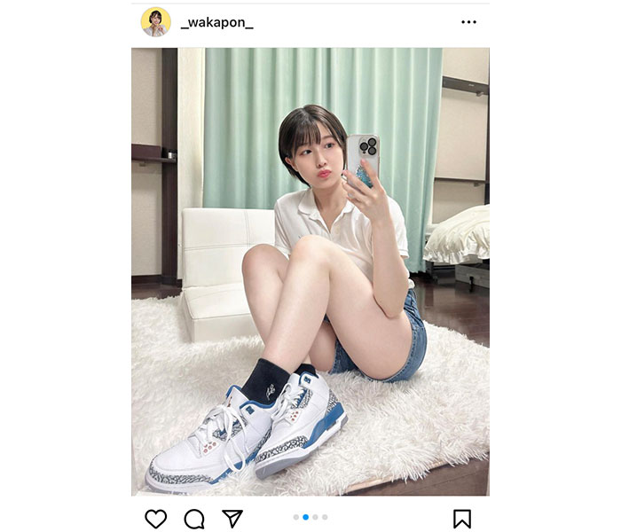 NMB48・安部若菜、超ミニ丈デニムで透明美脚見せつけ！