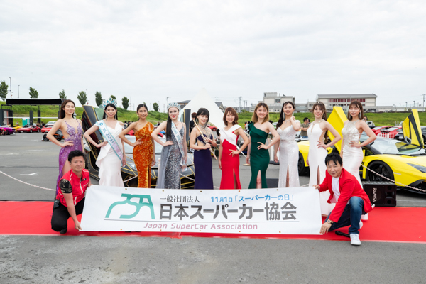 100台のスーパーカーとゴージャスなドレス姿の美女が集結！＜TOKYO SUPERCAR DAY 2023 さいたま＞