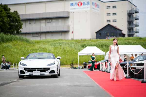 100台のスーパーカーとゴージャスなドレス姿の美女が集結！＜TOKYO SUPERCAR DAY 2023 さいたま＞