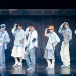 DXTEEN、カジュアルなスタイリングで『LAPOSTA 2023』のセンターステージに登場