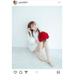 今井優里、セクシーな彼シャツショットで魅せる透明美脚！