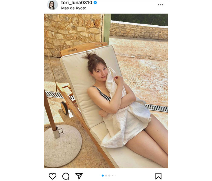 トリンドル瑠奈、水着姿で美脚披露！フランスでのバカンスショットにファン歓喜！