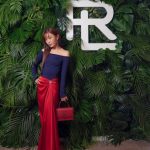 松本まりか、肩出しのオフショルドレスを優雅に着こなし