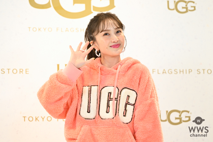 【写真特集】ももクロ・百田夏菜子、花柄ショートパンツで美脚をスラリと披露！＜「UGG(R) TOKYO FLAGSHIP STORE」オープニングイベント＞