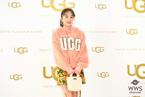 【写真特集】ももクロ・百田夏菜子、花柄ショートパンツで美脚をスラリと披露！＜「UGG(R) TOKYO FLAGSHIP STORE」オープニングイベント＞