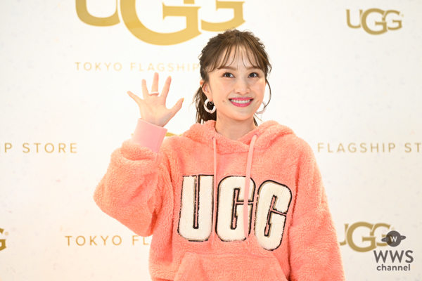 【写真特集】ももクロ・百田夏菜子、花柄ショートパンツで美脚をスラリと披露！＜「UGG(R) TOKYO FLAGSHIP STORE」オープニングイベント＞