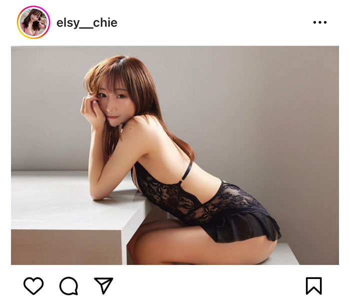 elsy・愛森ちえ、大人ランジェリーで見せる美背中ラインにうっとり