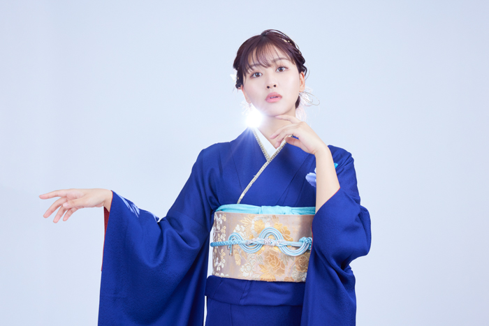 『美しいのに攻める23歳』下村明香、麗しい振袖姿を「#振袖gram」カタログで披露