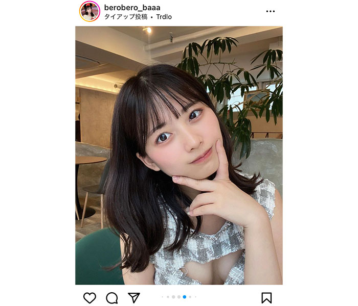 佐藤かれん、無防備な胸元が気になるキャバドレス姿にファン悶絶