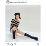 若月佑美、ショーパンから圧倒的な美脚披露！90年代風ファッションにファン悶絶