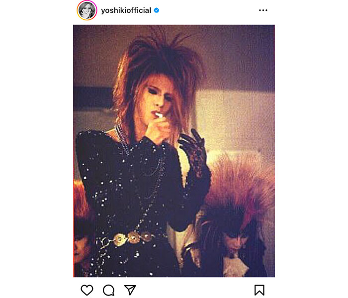 X JAPAN・YOSHIKI、当時の写真とともにタバコを辞めた理由を明かす