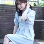 【動画】坂巻有紗が水色ワンピから美脚アピール！映画『スパイスより愛を込めて。』のみどころを語る