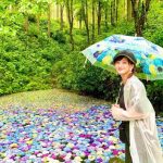 小松彩夏、色とりどりの紫陽花浮かぶ美しい池との笑顔SHOTにファンから「紫陽花キレイ」「岩手は綺麗なところがいっぱい」と反響も
