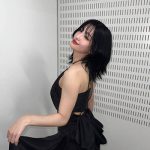 TWICE・MOMO、新曲衣装で美ボディ大胆披露！「推しが死ぬほどかわいい」「ビジュ爆発しすぎ」とファン歓喜