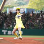 元ＳＫＥ・惣田紗莉渚が売り子衣装で始球式に登場!「点数をつけるなら８０点」