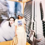 のん、"のん"とのアートな3ショット「のんのアートブック写真展を開催してくれています！」ファンから「夏だって感じで、めっちゃ良く似合ってる」「のんちゃんの着こなしがオシャレすぎます」の声