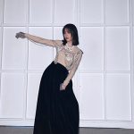 のん、アーマーなディティールドレス姿のジャケット撮影オフショ公開「なんて麗しい!!」「最高にクール」とファンから称賛の声殺到