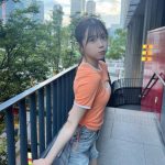 NMB48・貞野遥香、胸元チラリの肌見せ美脚コーデにファンうっとり！