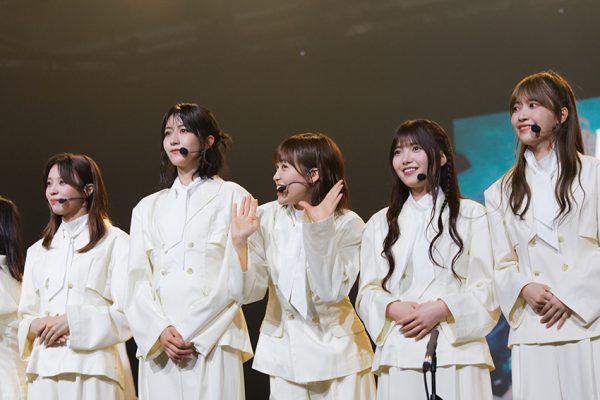 櫻坂46、初の海外ライブで1万5千人が大熱狂！松田里奈はフランス語で挨拶も