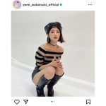 若月佑美、アムラースタイルで鎖骨チラ見せ