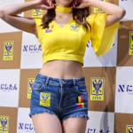 【動画】あのん、美脚アピールのデニムショートパンツで登場！2代目シントトロイデンガールズ就任