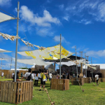 沖縄ビーチでCORONA SUNSETS FESTIVAL 2023、４年ぶり開催で絶景のフォトスポット！