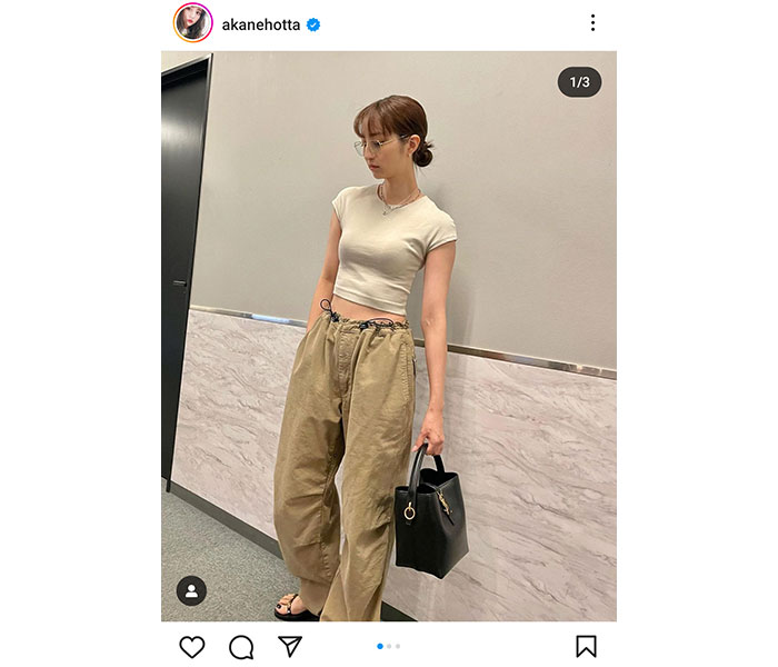 堀田茜、ヘソ出しナチュラル系ファッションで登場!隠し切れないオーラでファンを圧倒