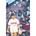宇野 実彩子、始球式に登場！「悔しいです」と答えるも終始笑顔