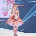山本望叶(NMB48)、完璧なドール姿にファンから「お人形さんみたい」！＜KANSAI COLLECTION 2023 A/W＞