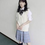 若月佑美、久しぶりの制服姿で登場!「制服のマネキン」ポーズでファン沸かす