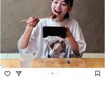 齋藤飛鳥、大きな口でうなぎをパクり！豪快な食べっぷりを披露