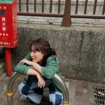 HKT48・田中美久、緑のカーディガンから美くびれチラリ「セクシー」「カッコよすぎる」とファン歓喜