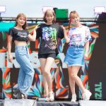 家平有希＆瑠璃奈、新井美穂がヘソ出し、美脚アピールのミニ丈コーデで大阪のビーチを魅了！ ＜MUSIC CIRCUS'23＞