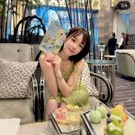 「見えてる！？」新唯、メロン色のドレスからのぞく「特選メロン」をチラリ！